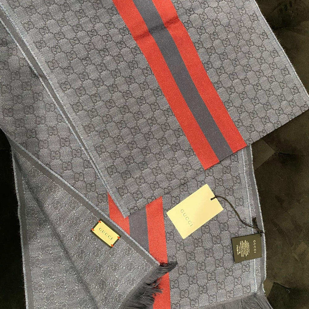 Gucci scarf blue “Su verbier” NWT